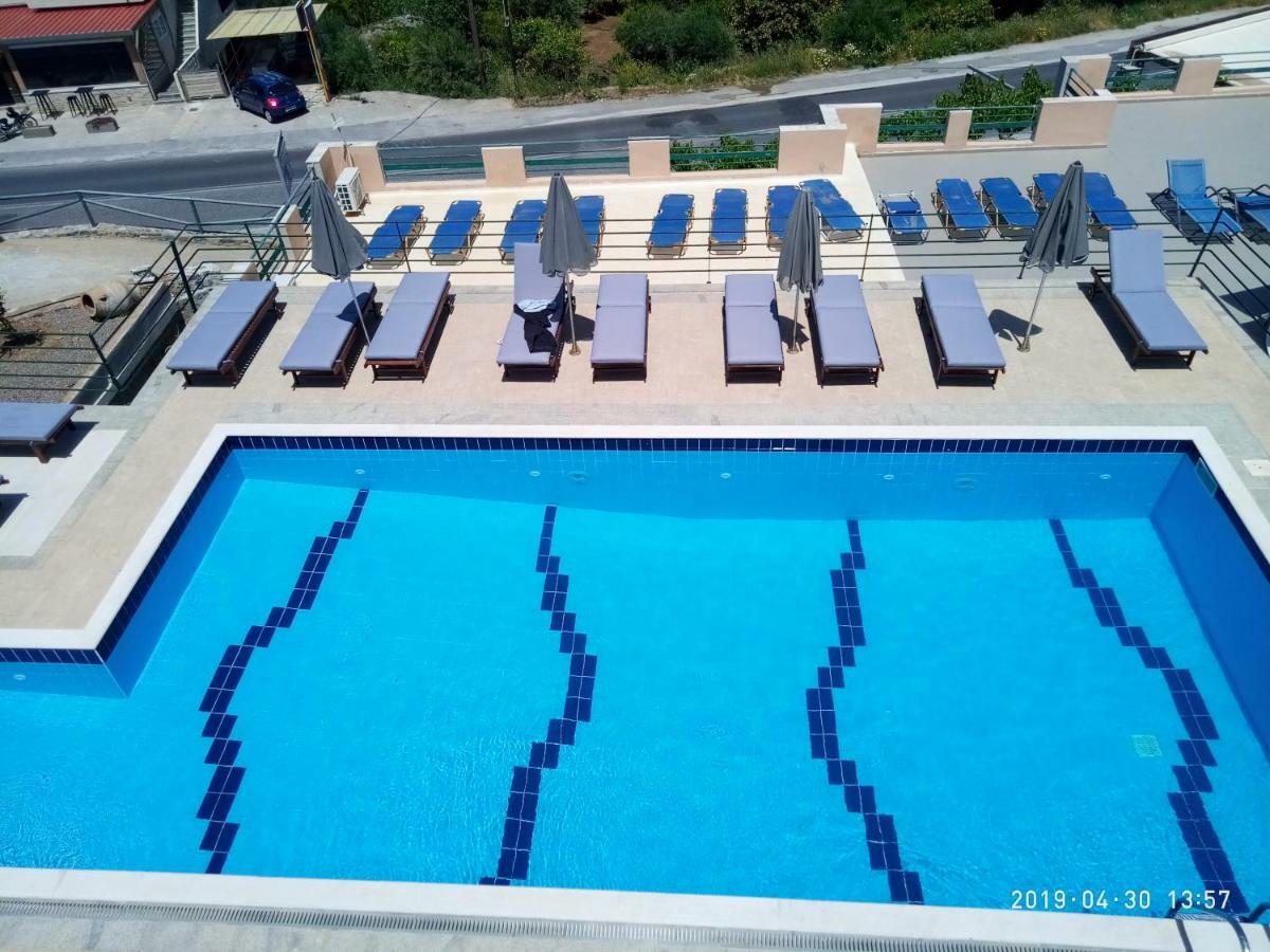 Kavousanos Apartments อิสตรอน ภายนอก รูปภาพ